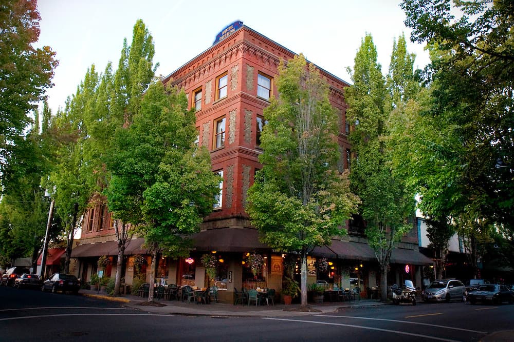 McMenamins Hotel Oregon