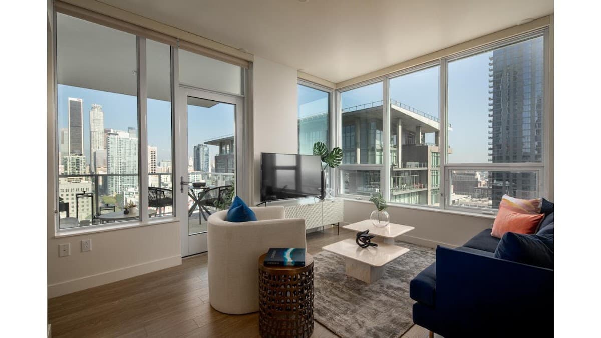 1133 Hope Apartment