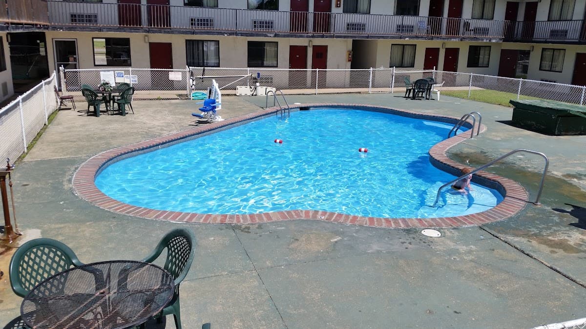Colonial Inn