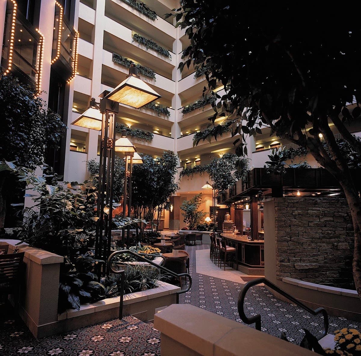 Hotel Topeka At City Center