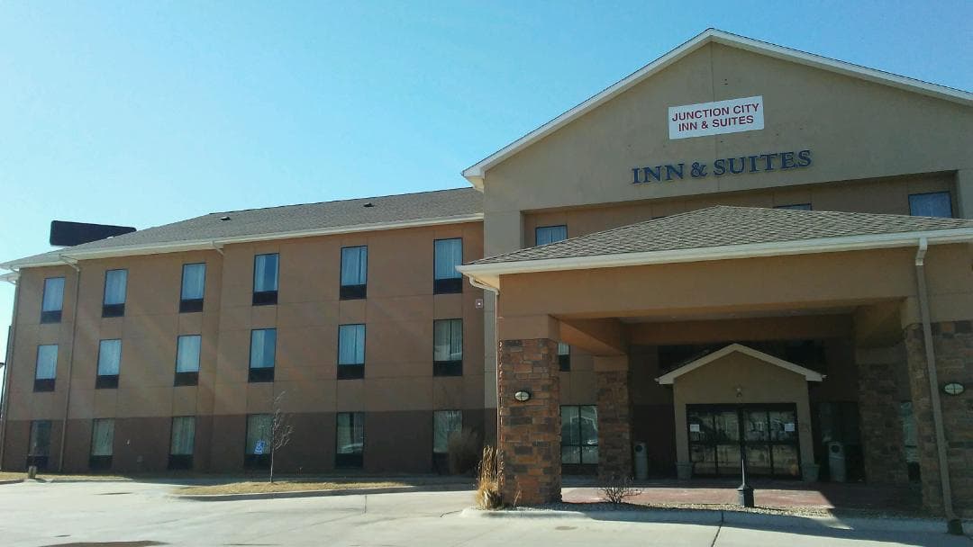 Holiday Inn Express and Suites - Junction City, Kansas
