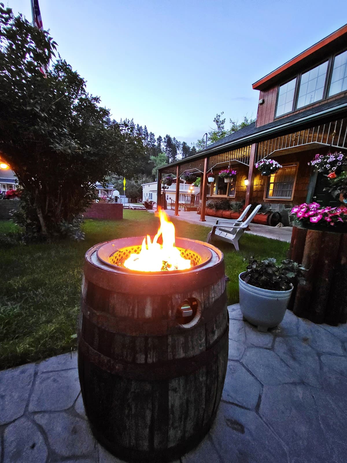 Cedar Wood Inn