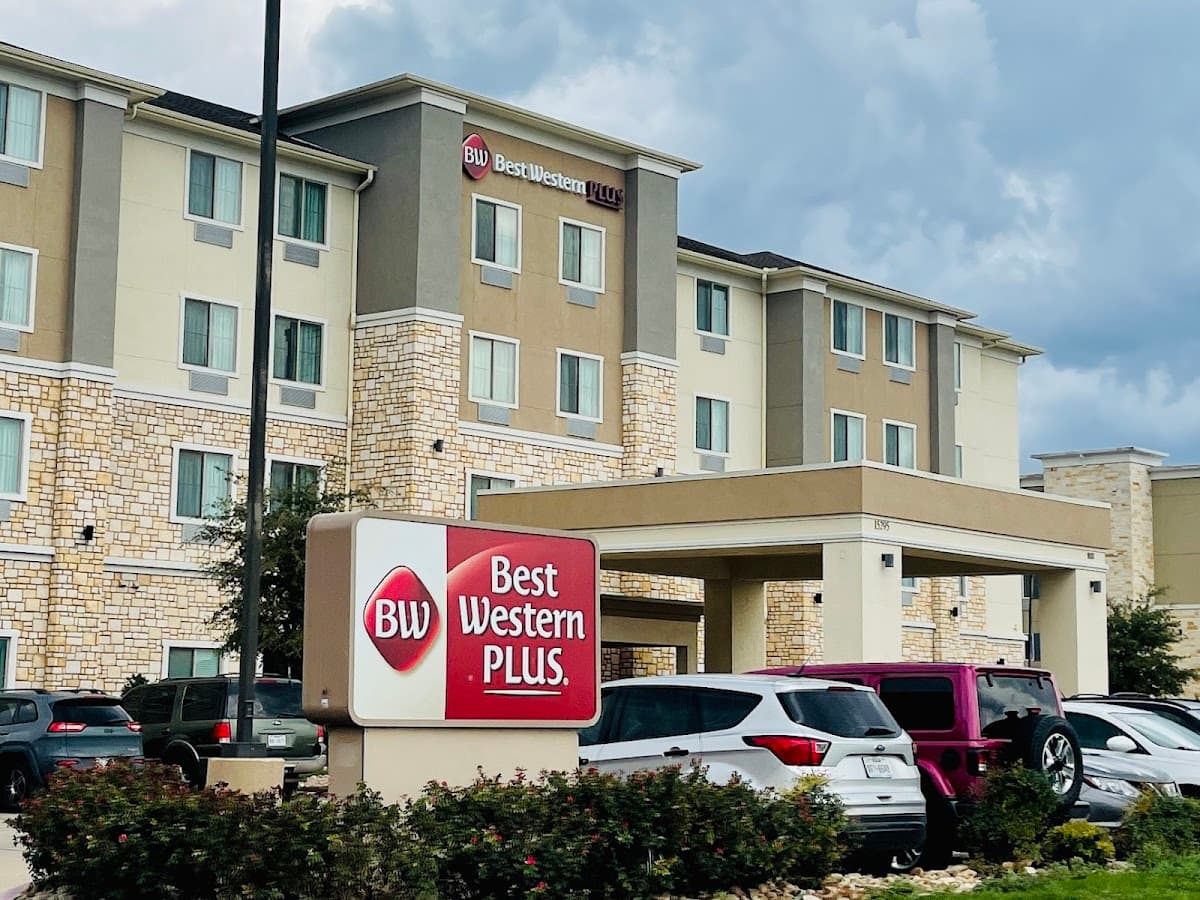 Best Western Plus Buda Austin Inn & Suites