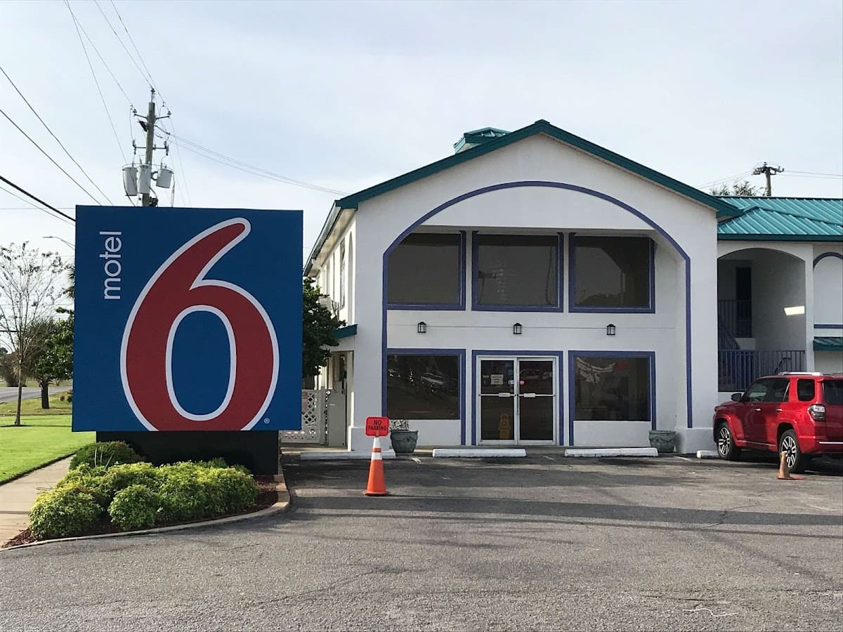 Motel 6 Pensacola, FL - NAS