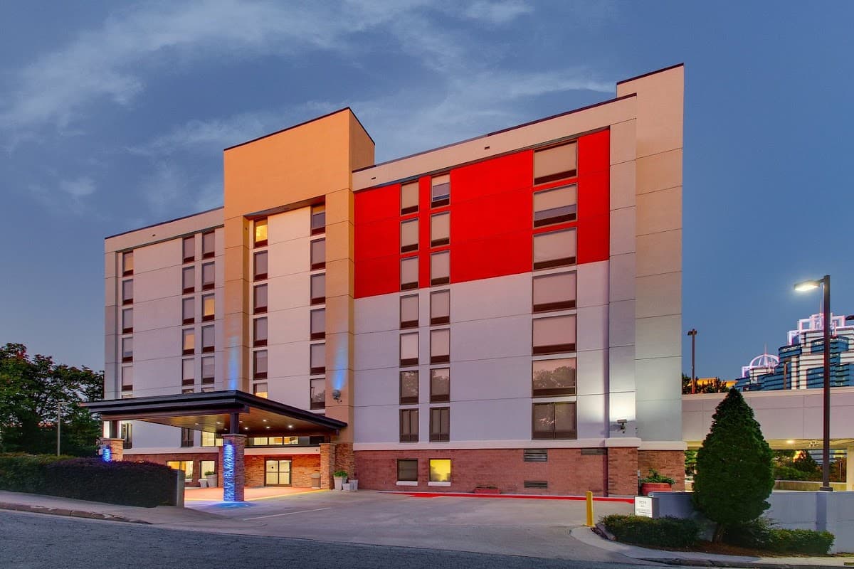Holiday Inn Express & Suites Atlanta N-Perimeter Mall Area, an IHG Hotel