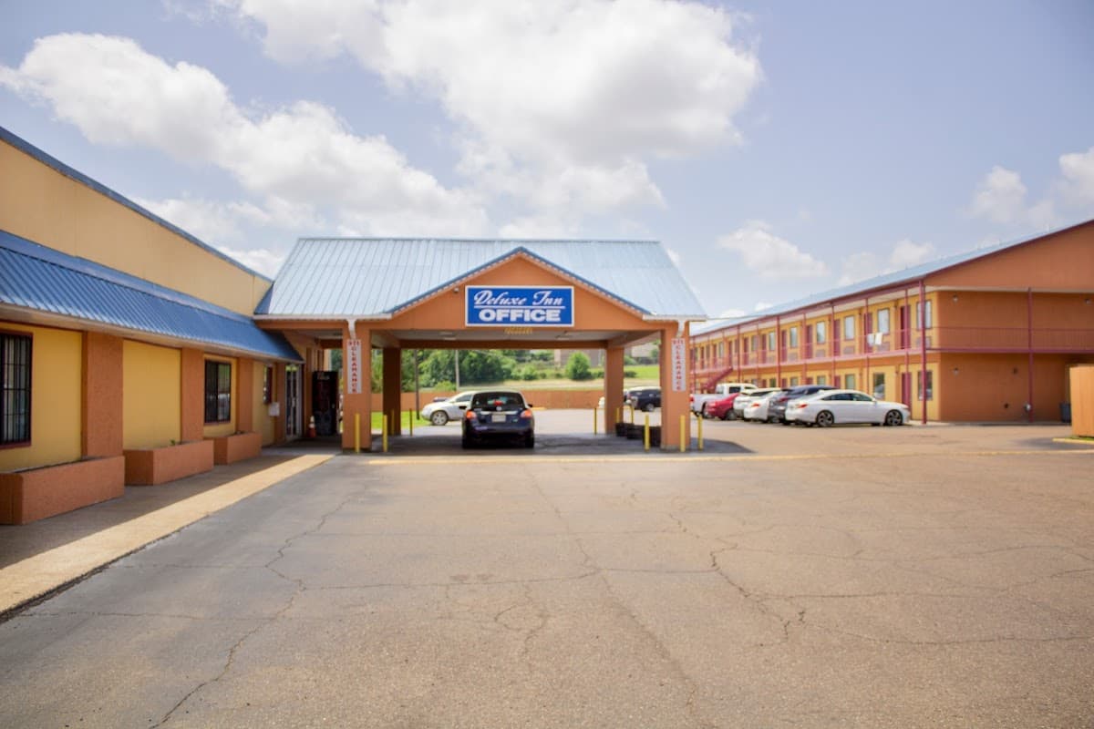 Deluxe Inn