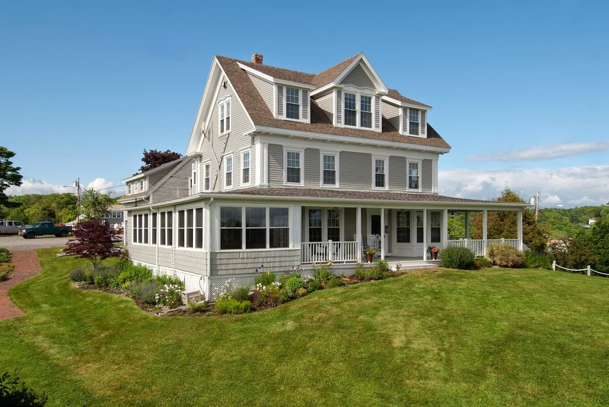Topside Inn