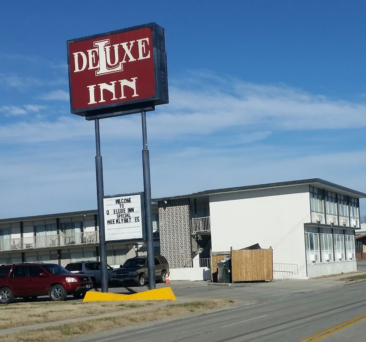 Deluxe Inn