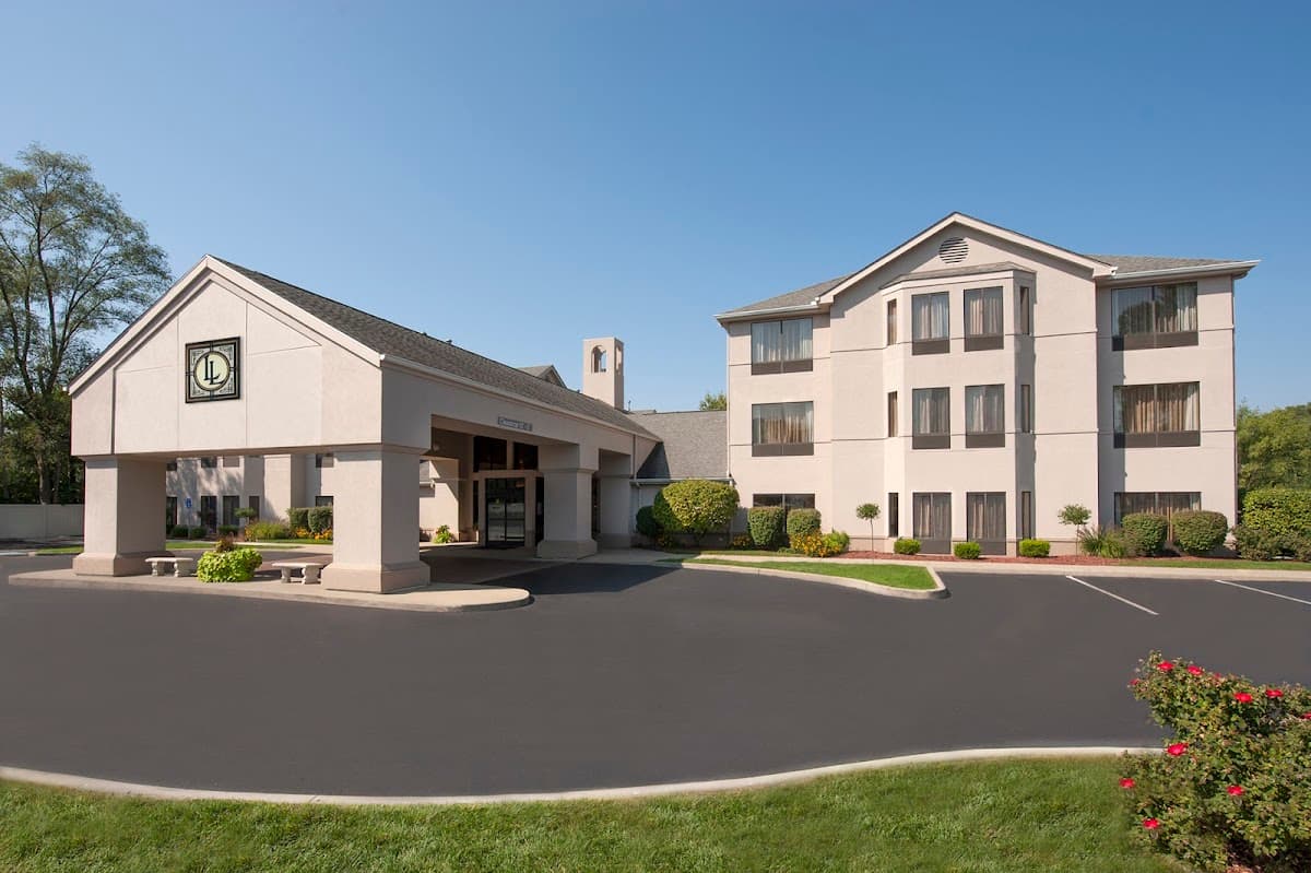 Larkspur Landing Hotel South Bend