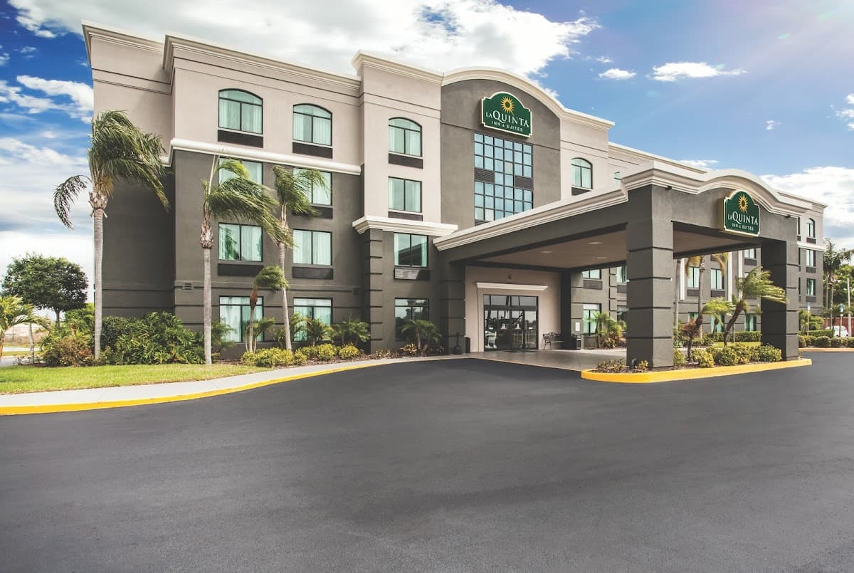 La Quinta Inn & Suites by Wyndham Clearwater South