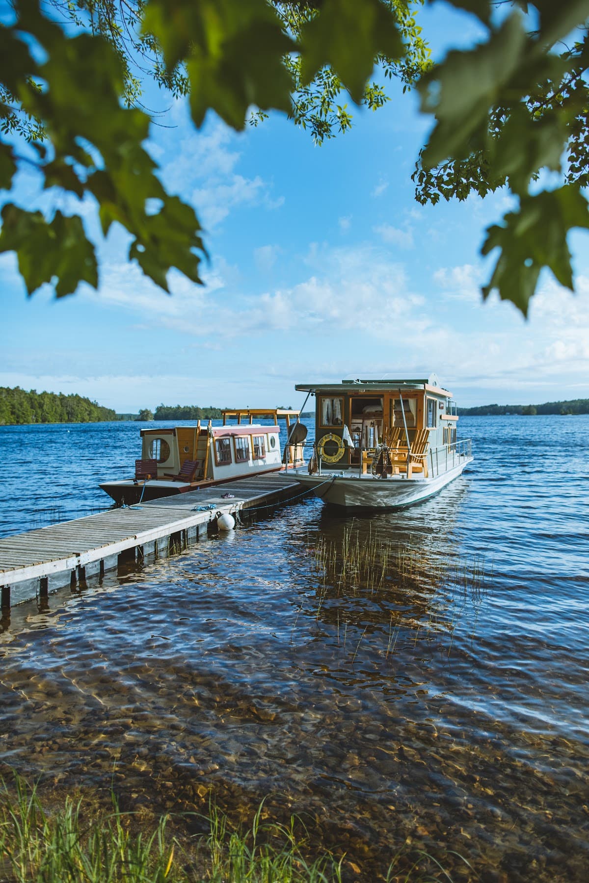 The Floating Nomad Houseboat Rentals