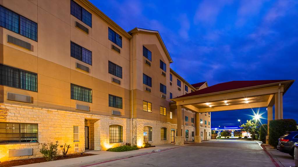 Best Western Windsor Pointe Hotel & Suites-Frost Bank Center