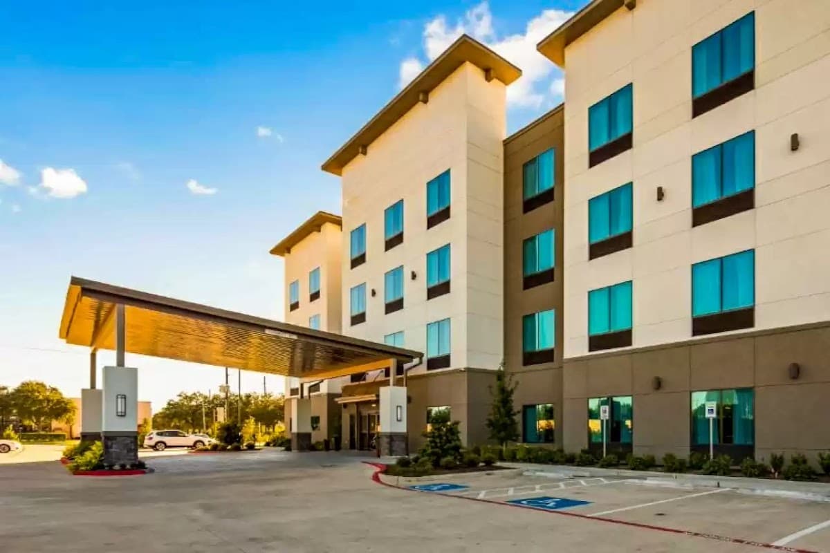 Comfort Inn & Suites Houston I-45 North - IAH