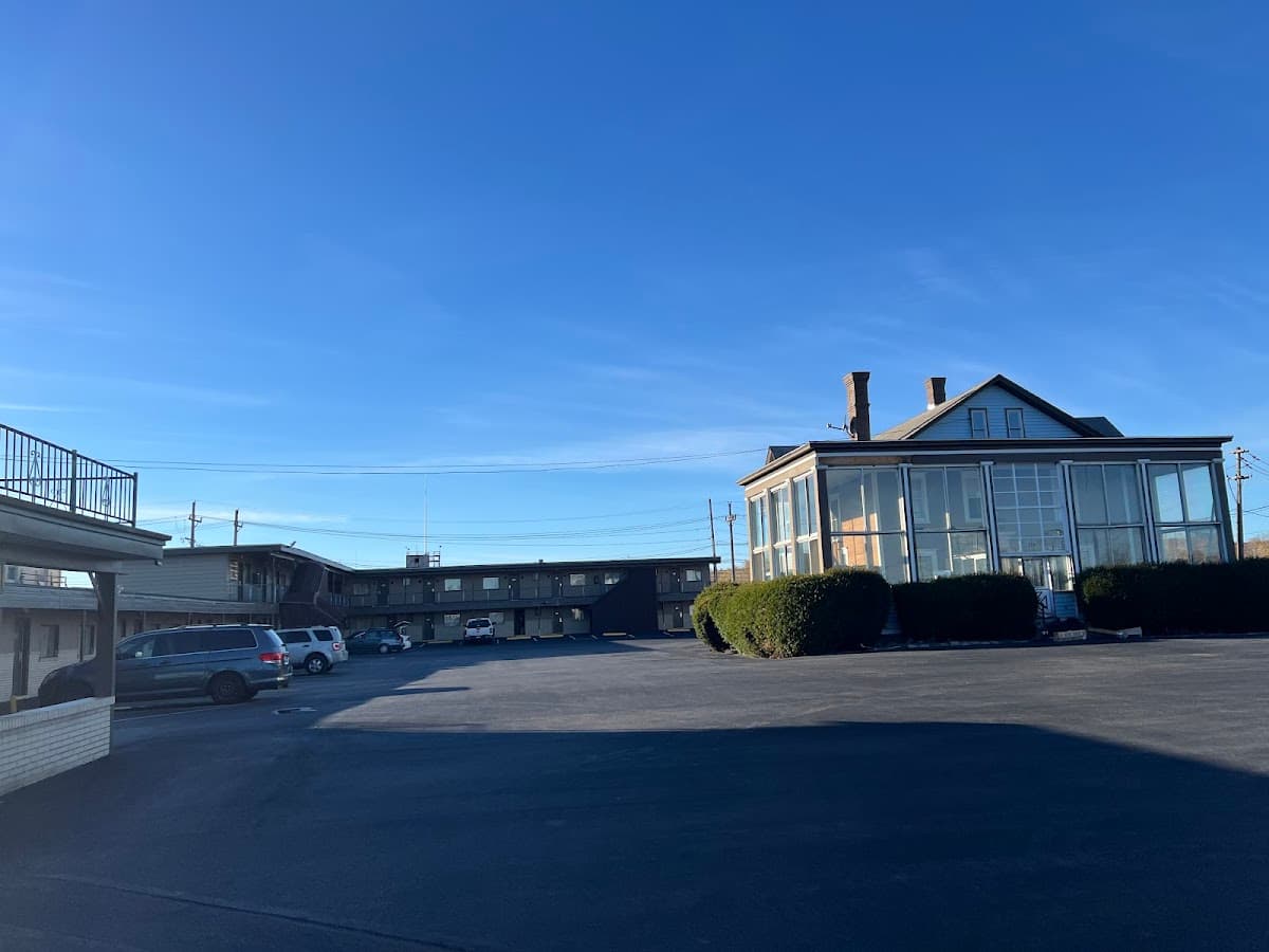DuBois Manor Motel