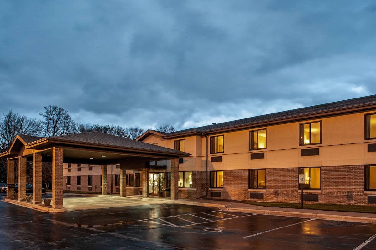 Econo Lodge Inn & Suites Oconto