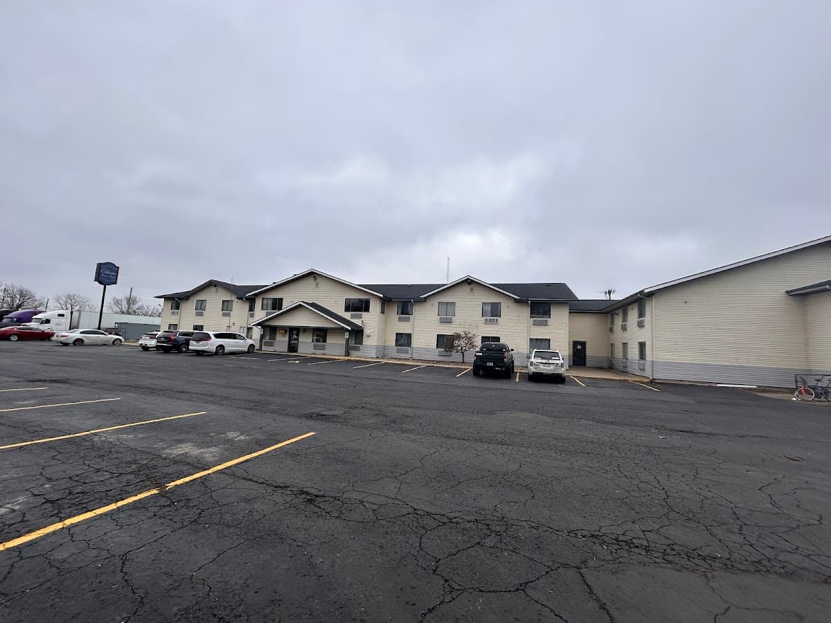 Coldwater Inn & Suites