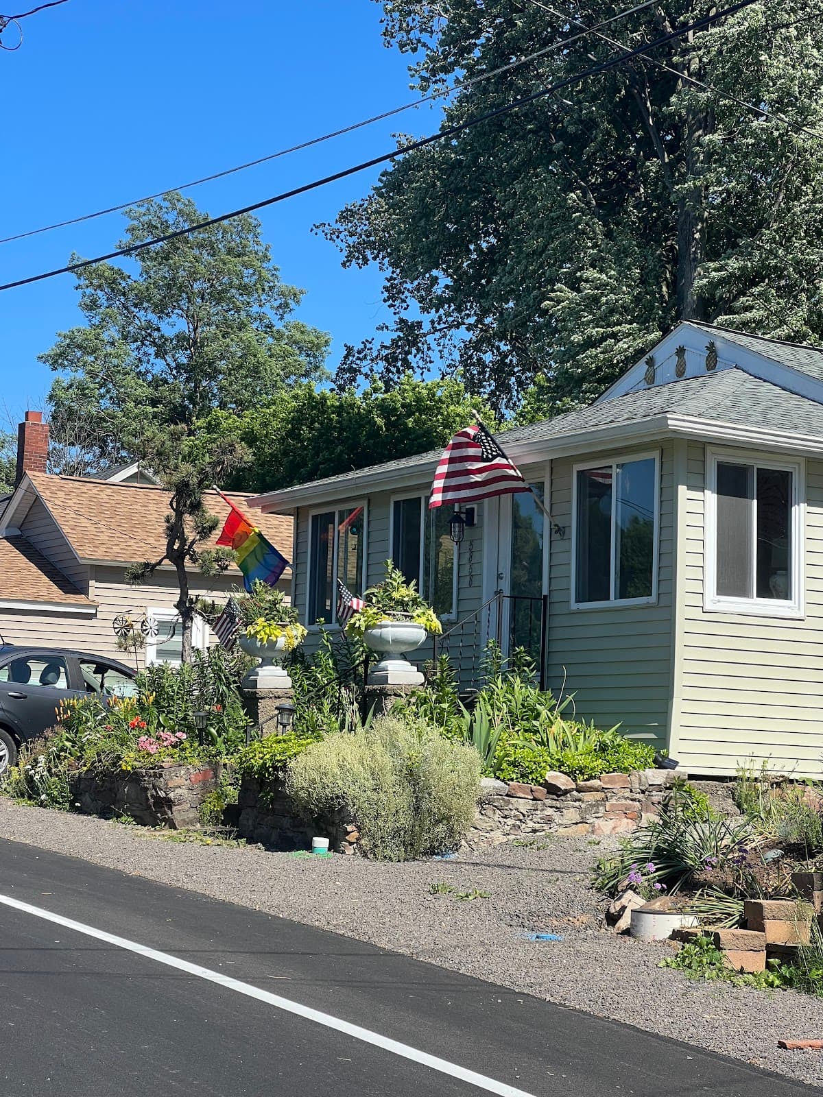 White Wave Inn