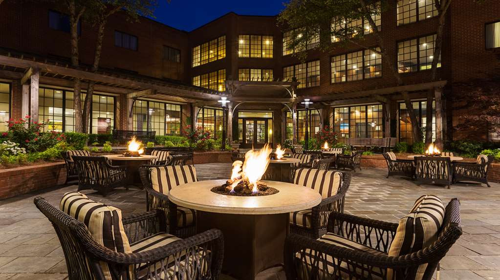 DoubleTree Suites by Hilton Hotel Charlotte - SouthPark