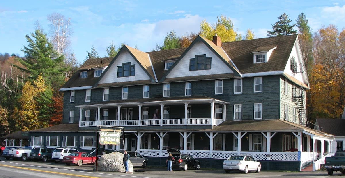 Adirondack Hotel On Long Lake