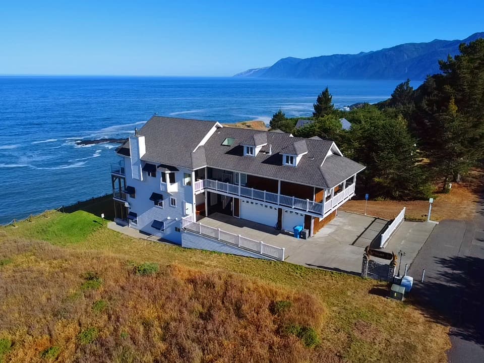 Spyglass Inn at Shelter Cove