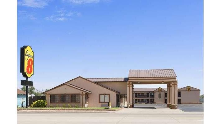Super 8 by Wyndham Childress