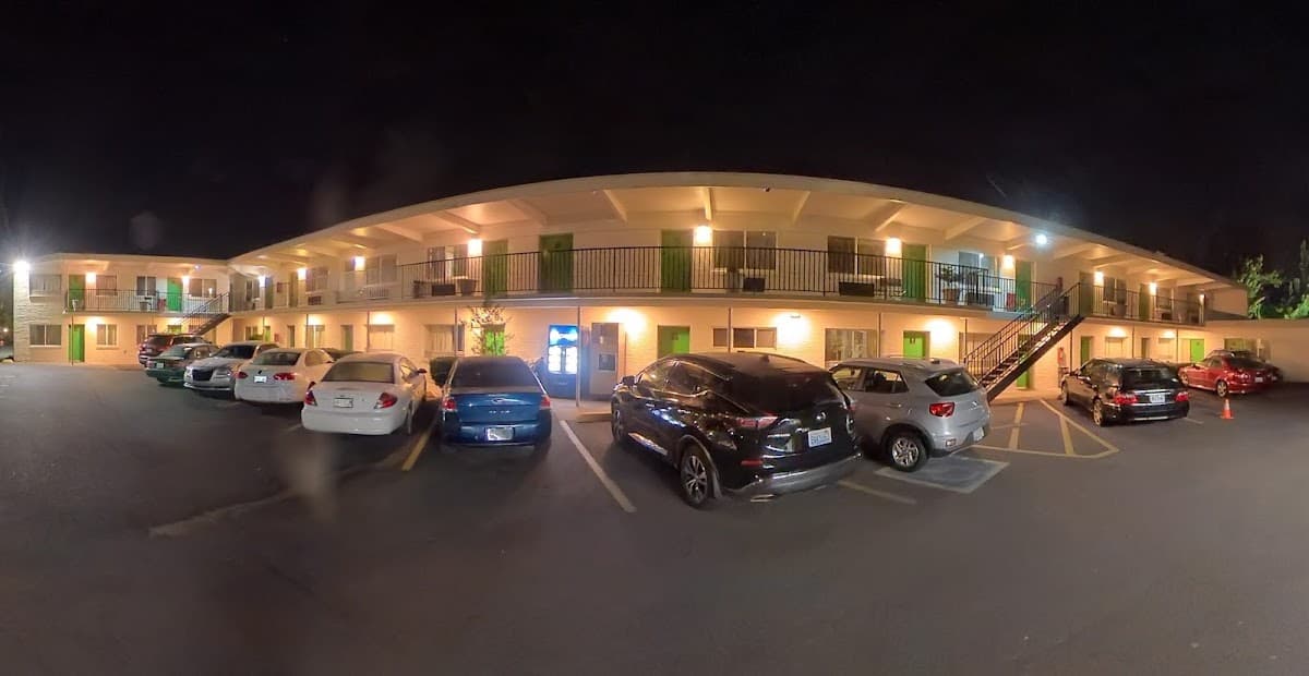 Hudson Manor Inn