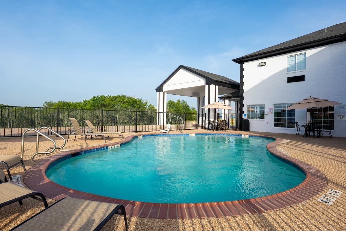 Atria Hotel and RV McGregor