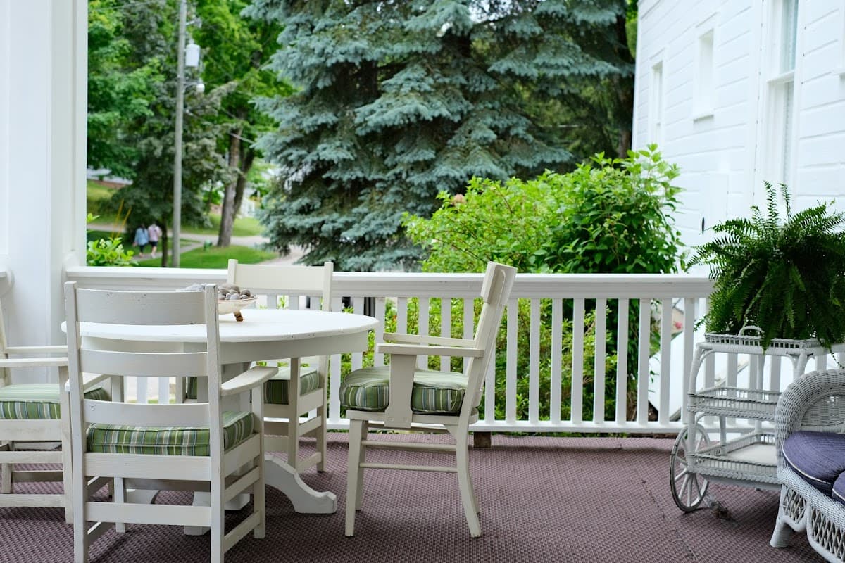 Terrace Inn and 1911 Restaurant