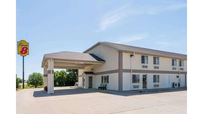 Super 8 by Wyndham Beloit KS