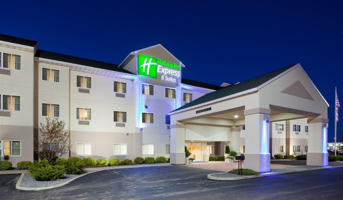 Holiday Inn Express & Suites Stevens Point by IHG