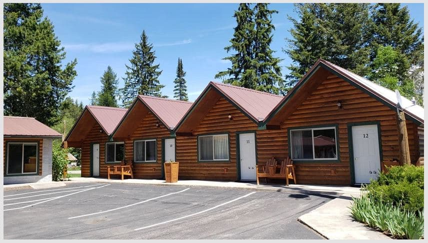 Beargrass Lodging and RV Resort