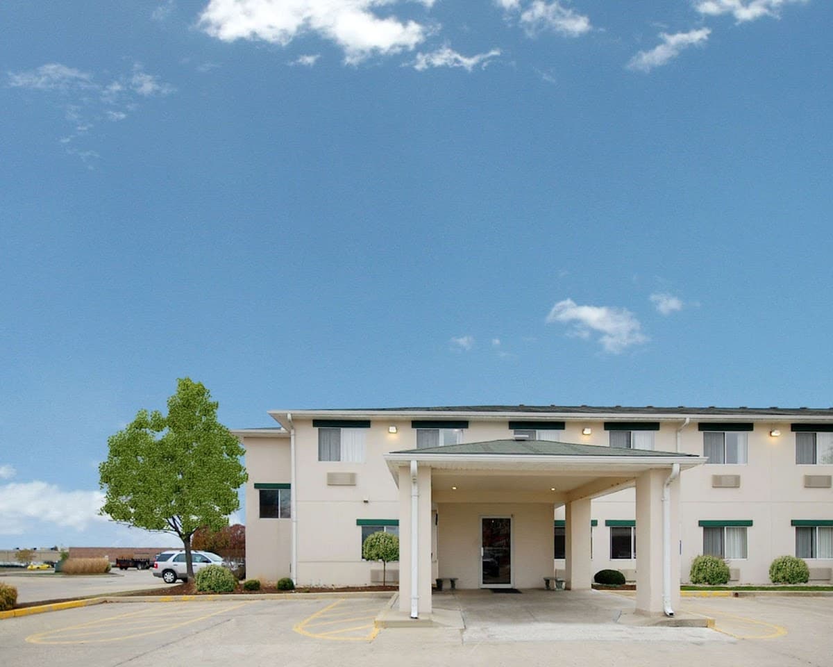 Quality Inn Dayton North - Vandalia