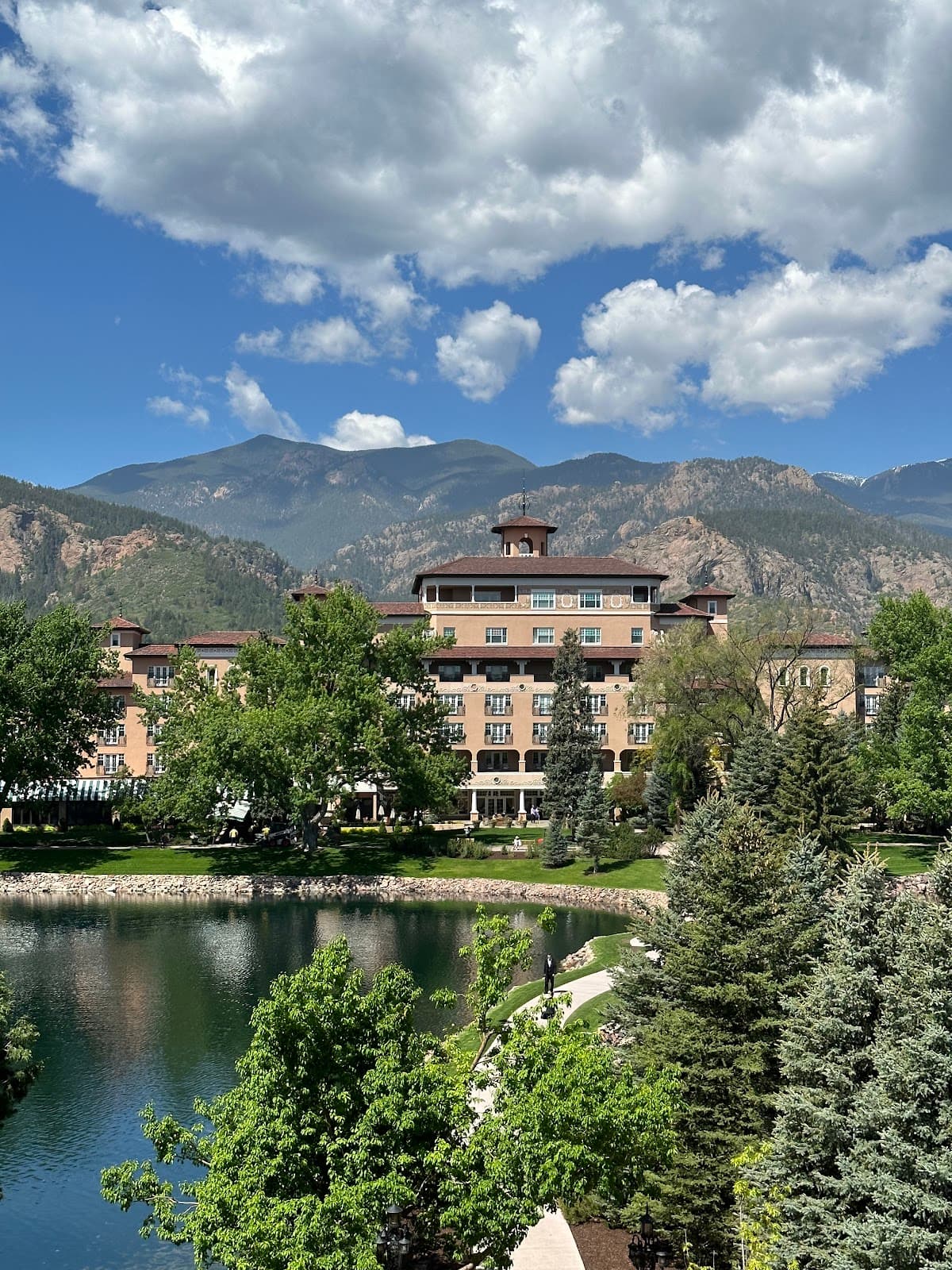 The Broadmoor Hotel West Tower