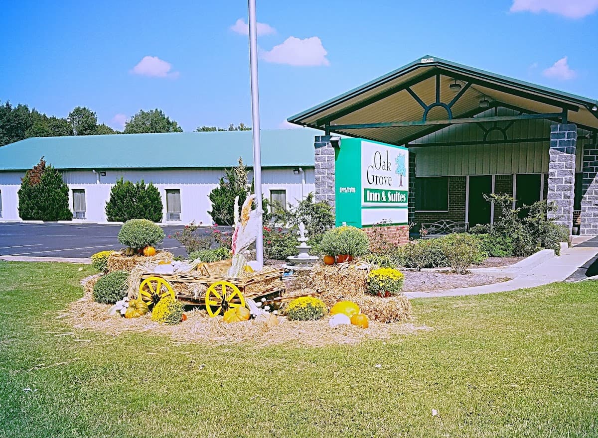 Oak Grove Inn and Suites
