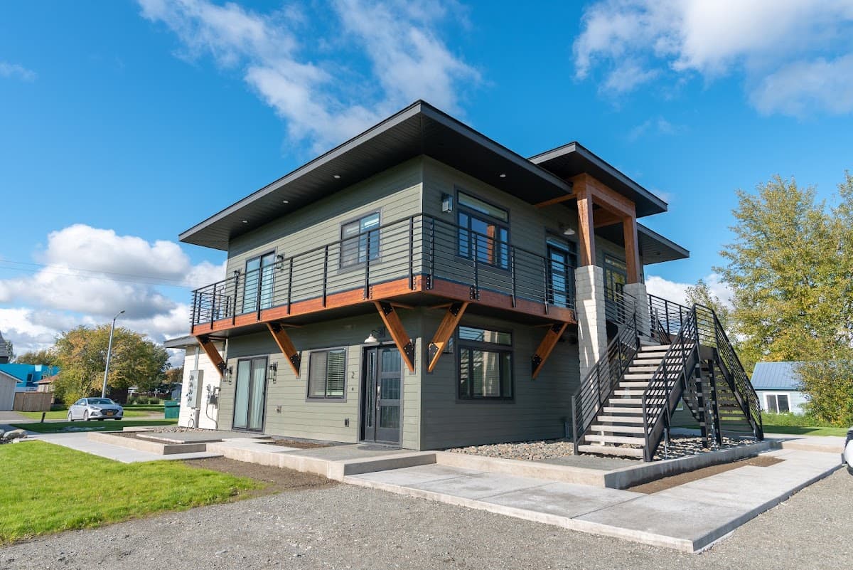 Colony Suites
