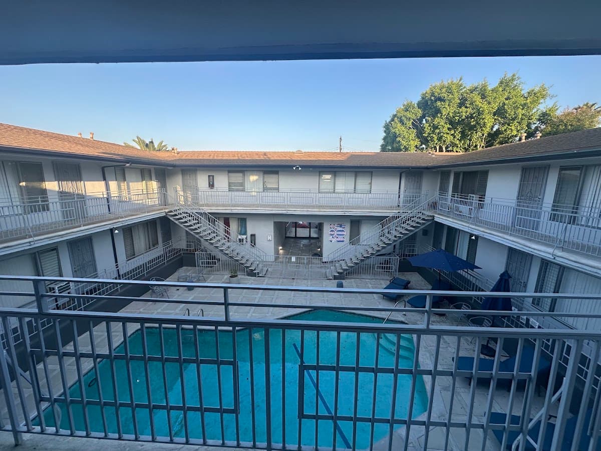 Hollywood Business Apartments