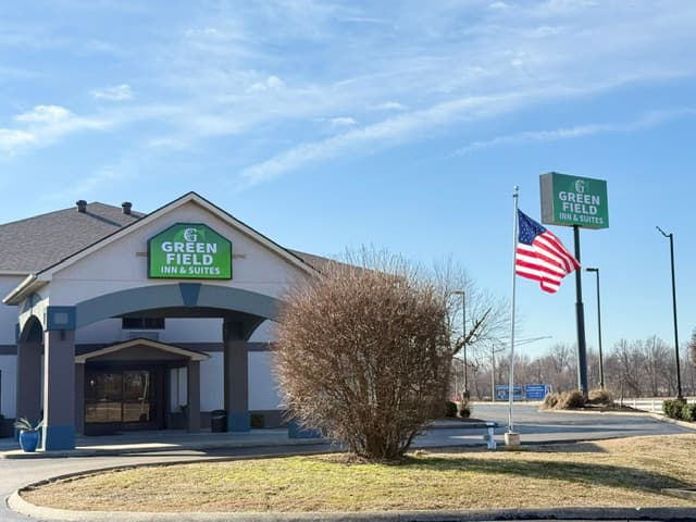 Greenfield Inn & Suites Owensboro, KY Airport