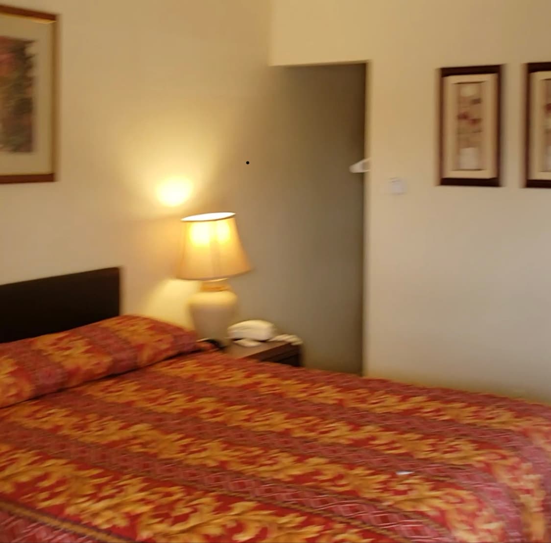 Clover-Leaf Motel
