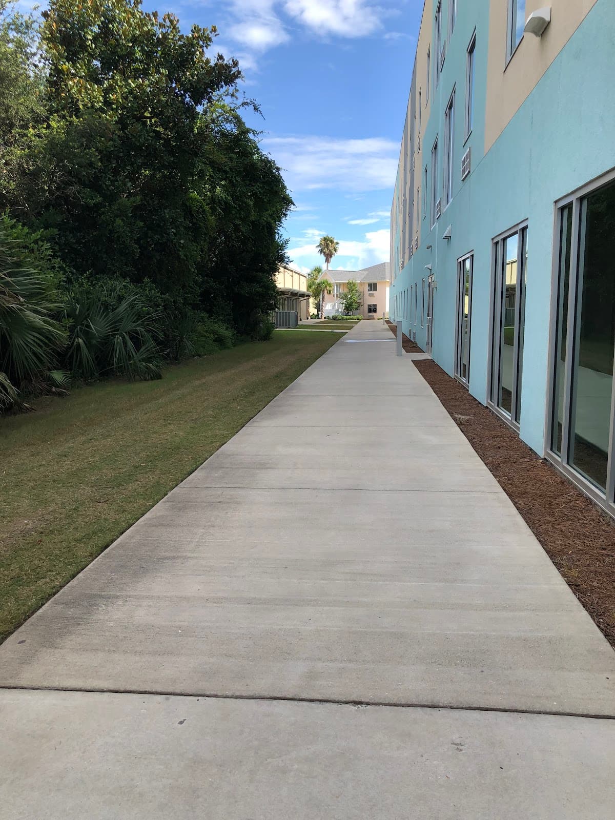 Travelodge by Wyndham Panama City Beach / Beachfront