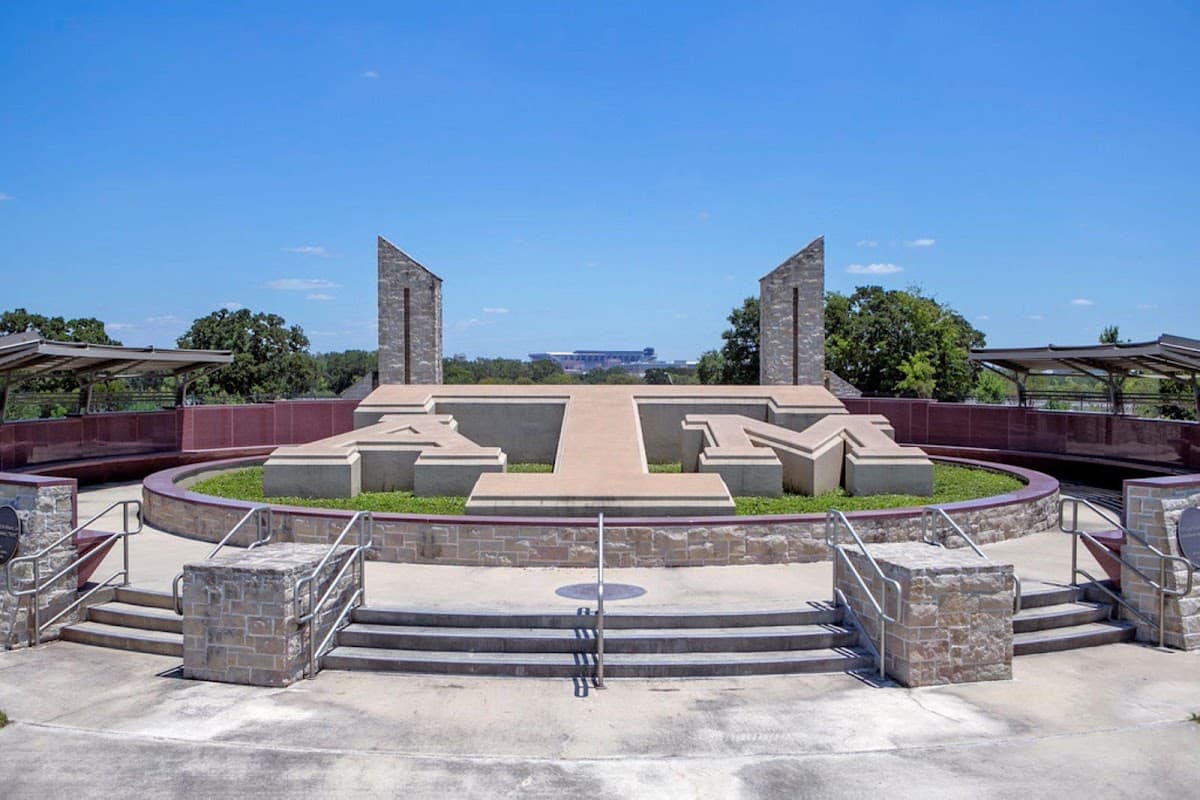 Holiday Inn & Suites College Station-Aggieland by IHG