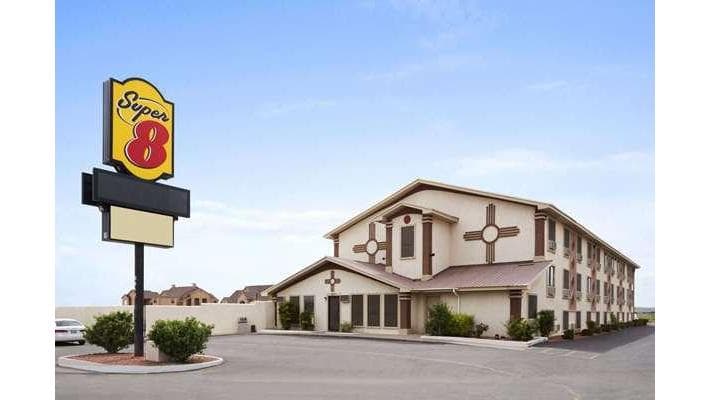 Super 8 by Wyndham Carlsbad