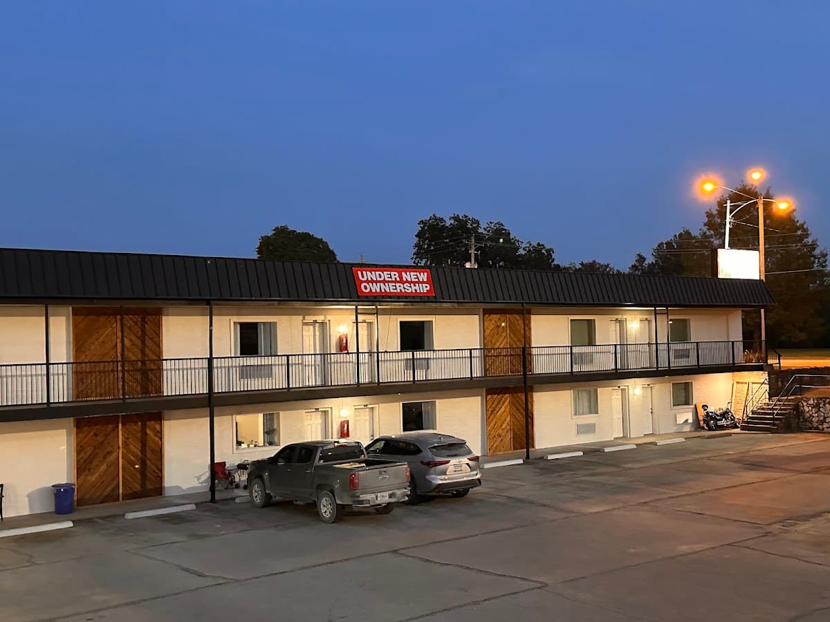 Lakeside Inn