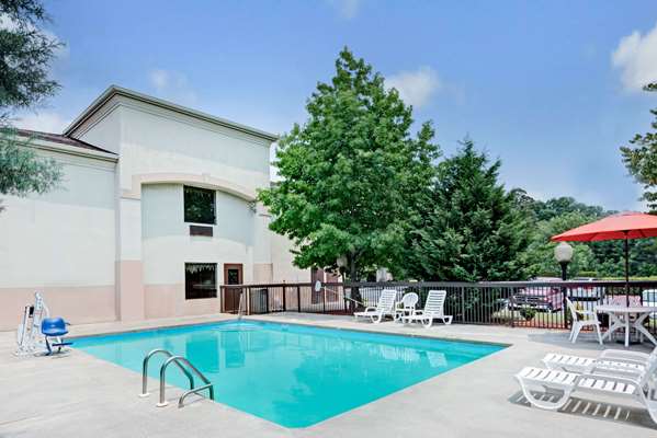 Days Inn by Wyndham Burlington East