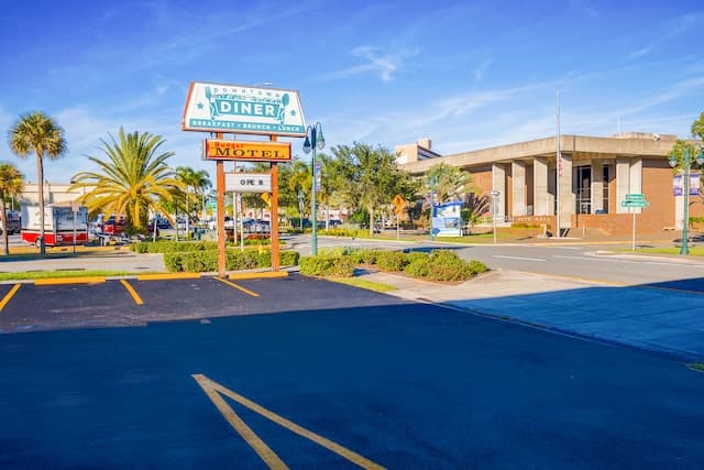 Sunrise Inn by OYO Titusville FL