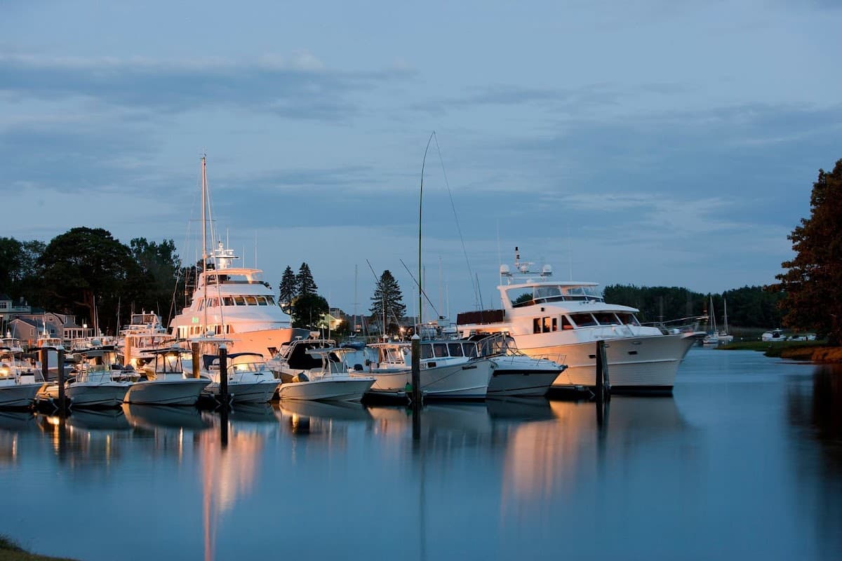 Yachtsman Hotel & Marina Club