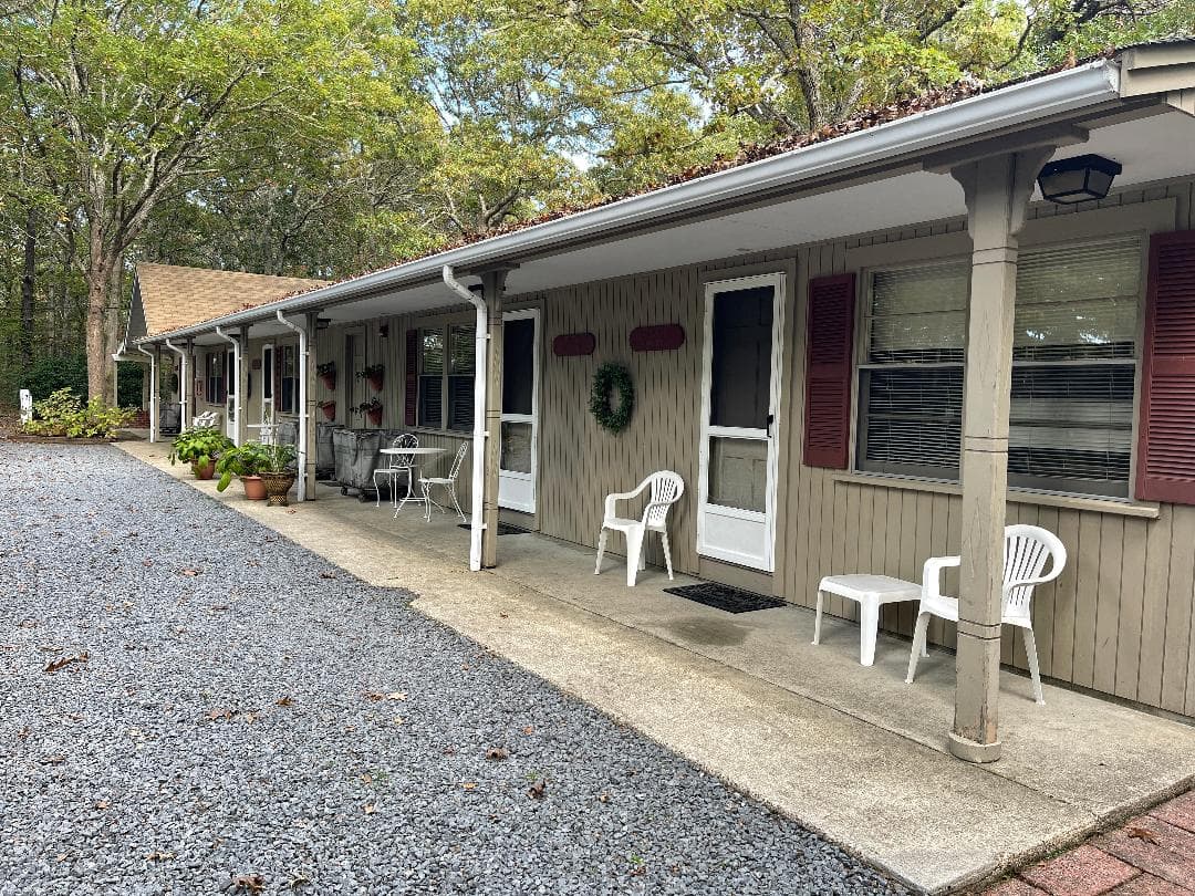 Midway Motel