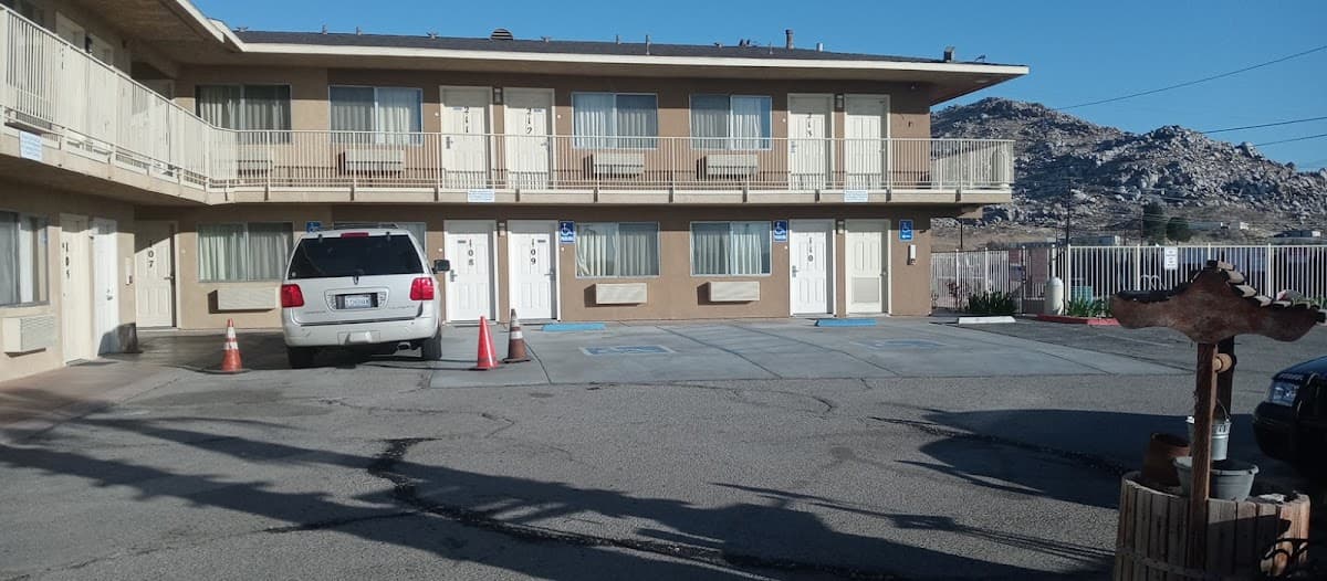 HillTop Inn and suites