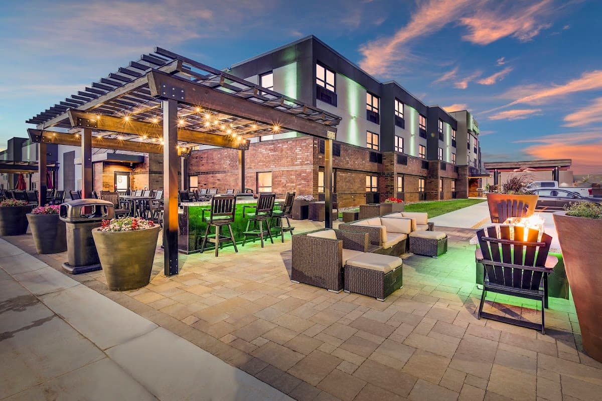 Holiday Inn & Suites St. Cloud, an IHG Hotel