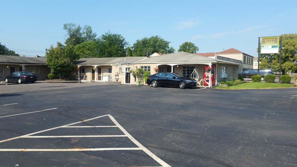Colonial Motel