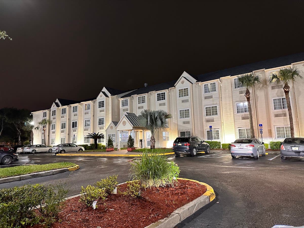 Hometown Inn & Suites
